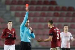 fotbal, Evropská liga 2020/2021, Sparta Praha - AC Milán, Dominik Plechatý, červená karta