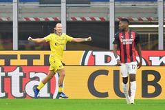 fotbal, italská liga 2020/2021, Serie A - AC Milán v Hellas Verona, Antonín Barák