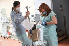 Sestra ARO: Nikdo mě neučil, že mi umřou dvě třetiny pacientů, podporu vlády necítím