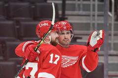 NHL: Carolina Hurricanes at Detroit Red Wings
