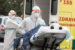 Živě: Tvrdý lockdown na obzoru: Jediný způsob, jak zabránit kolapsu? Sledujte DVTV