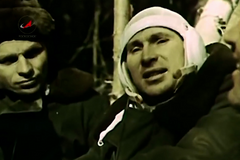 Kosmonauti v hluboké tajze málem umrzli. Museli se o sebe dvě noci starat