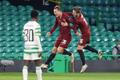 Lukáš Juliš a Michal Sáček slaví gól v zápase Celtic Glasgow - Sparta PRaha
