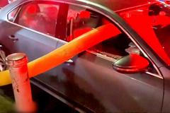 „Dobrá lekce.“ Řidič může jen litovat, že parkoval, kde neměl