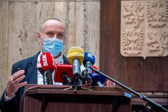 Kapacita intenzivní péče v Česku se blíží absolutnímu vyčerpání, varoval Černý