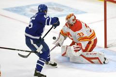 hokej, NHL 2021, Calgary Flames at Toronto Maple Leafs, David Rittich, Ilja Michejev