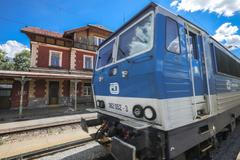 Železnice, doprava, zastávky, nádraží, koleje, vlak, Jihlávka - ilustrační foto