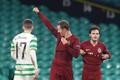Lukáš Juliš slaví gól v zápase Celtic Glasgow - Sparta Praha