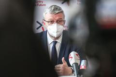 Ministr obchodu a průmysl a minitr dopravy Karel Havlíček