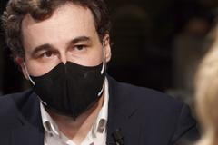 Valášek: Stát neudělal nic pro to, aby lidé nevěřili, že tendr na testy je jen kšeft