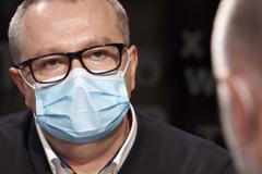 Epidemie sílí, lidi nechodí na testy, jsou drahé, vyhýbají se karanténě, říká Hajdúch