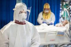 Koronavirus - ARO Krajská nemocnice Liberec, sestra, doktor, zdravotník, karanténa, pacient, oblek, pandemie, krize