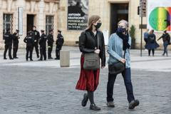 Ilustrační foto - Lidé, dav, skupina, člověk, koronavirus, rouška