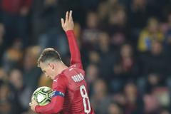 Vladimír Darida slaví v zápase Česko - Severní Irsko