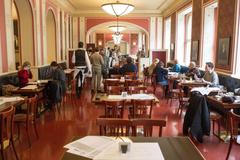 Restaurace, hospody otevírají v omezeném režimu - Cafe Louvre, nouzový stav, omezení, koronavir, 3. prosinec