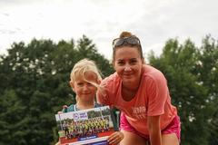 Kemp vítězů: Denisa Helceletová s jednou z účastnic