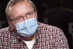 Bláha: Vládní politici celou dobu lžou. Data z nemocnic byla tajná i před zdravotníky