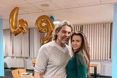 Už žádné krásy ženských prsou, posteskl si Jágr na sítích. K narozeninám dostal kvantového fyzika