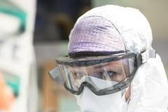 Koronavirus - ARO Krajská nemocnice Liberec, sestra, doktor, zdravotník, karanténa, pacient, oblek, pandemie, krize