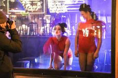 Oživené výlohy, Kulturu nezastavíš, Cirk La Putyka - umělci ve výlohách obchodů během nouzového stavu, 21. 1. 2021