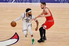 basketbal, NBA 2020/2021, Utah Jazz at Chicago Bulls, Mike Conley, Tomáš Satoranský