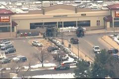 Po střelbě v obchodním domě v Coloradu zemřelo 10 lidí včetně zasahujícího policisty