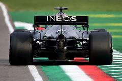 Lewis Hamilton v Mercedesu při Velké ceně Emilie-Romagny v Imole 2020