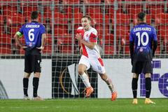 Jan Kuchta slaví třetí gól Slavie v zápase Evropské ligy Slavia - Nice