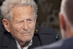 Veterán RAF Lom: Zeman se chová podlézavě k nedemokratickým režimům, nelíbí se mi to