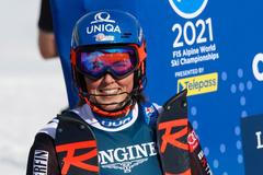 Slováci velebí Vlhovou, naděje Ledecké na medaili utnula ledová past ve slalomu