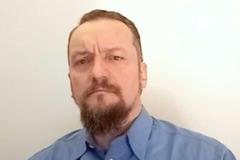 Provokatéry policie musí zpacifikovat, bez fyzického kontaktu to nejde, říká expert