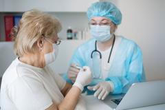 senior, důchodce, koronavirus, covid, test ilustrační,