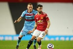 28. kolo anglické fotbalové ligy 2020/21, Manchester United - West Ham: Vladimír Coufal a Bruno Fernandes