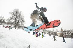 Lyžování, běžky, snowboard, zima, sníh, Praha, Petřín, Karlův most, 9. 2. 2021