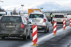 Policie, kolona, dálnice, kontroly, policejní kontrola, dopravní hlídka, koronavirus, doprava, nouzový stav, Sokolovsko, Chebsko, Trutnovsko