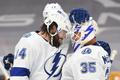 hokej, NHL 2021, Tampa Bay Lightning at Nashville Predators, Pat Maroon (14), Curtis McElhinney (35)