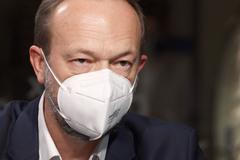 Tym: Stát prodělal miliardy, respirátory měly podvodné razítko a mohly ohrozit zdraví