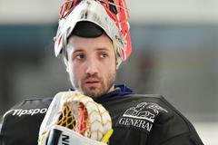 Český hokejový brankář Šimon Hrubec