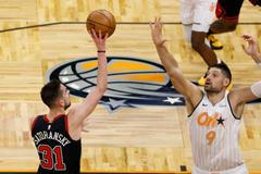 Tomáš Satoranský z Chicaga Bulls