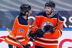 NHL: Ottawa Senators at Edmonton Oilers