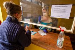 polička testování covid