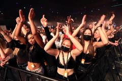 Zpátky do davu. V Amsterdamu proběhla experimentální taneční párty pro více než tisíc lidí