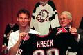 Dominik Hašek a John Muckler (1996)