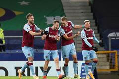 Souček gratuloval otci Coufalovi gólem. A v rozhovoru vzpomínal na bramborový salát