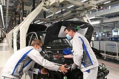 Hádka o izolačku a 100% nemocenská. Jsou firmy tikající bombou epidemie?