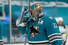 Brankář San Jose Sharks Josef Kořenář