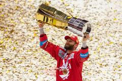 Martin Růžička slaví titul po porážce Liberce v pátém finále extraliga