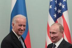 V roce 2011 přijel Joe Biden za Vladimirem Putinem do Moskvy. Jako viceprezident.