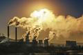 Emise skleníkových plynů, kouř, komíny, klimatické změny, ilustrační foto