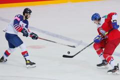 Andrej Šustr a Liam Kirk v zápase Česko - Británie na MS 2021